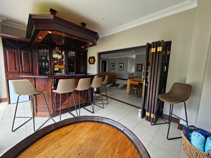 5 Bedroom Property for Sale in Jim Fouchepark Free State